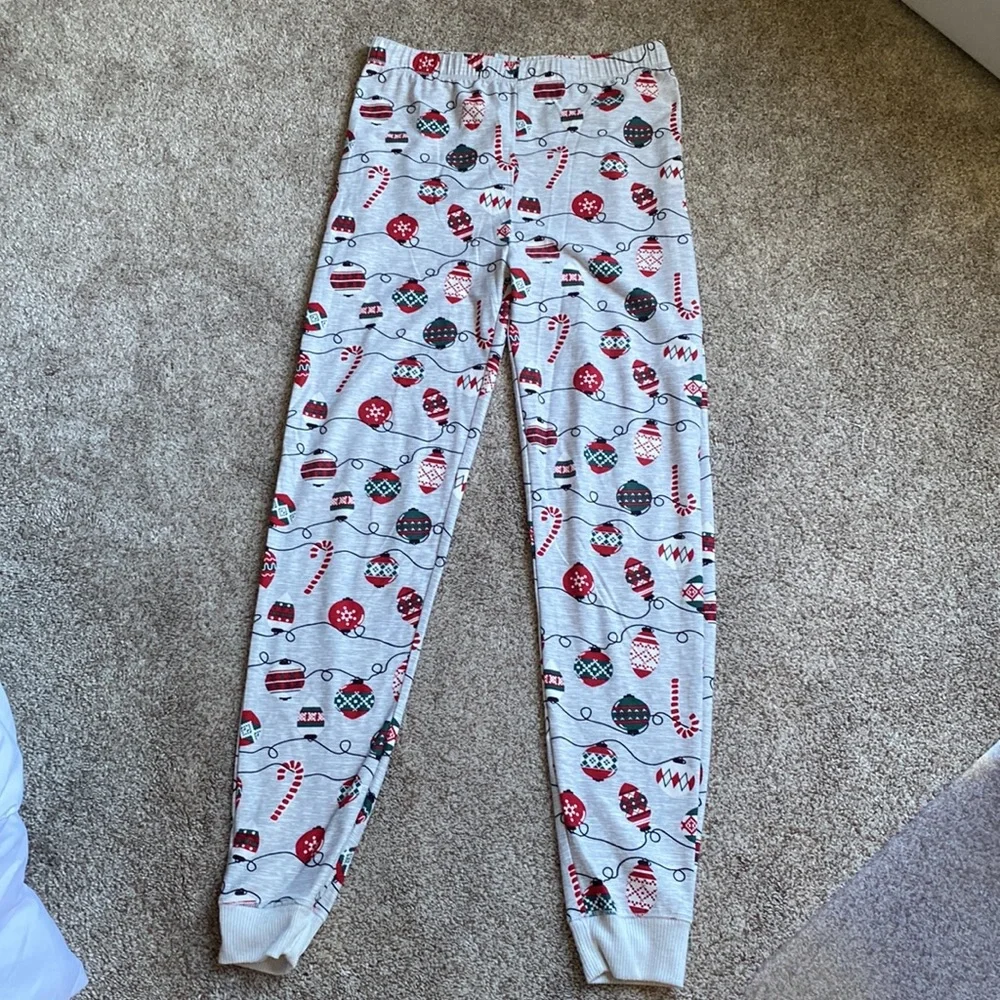Kids Christmas Holiday 2 piece pajama set, size XL soft and stretchy Derek Heart